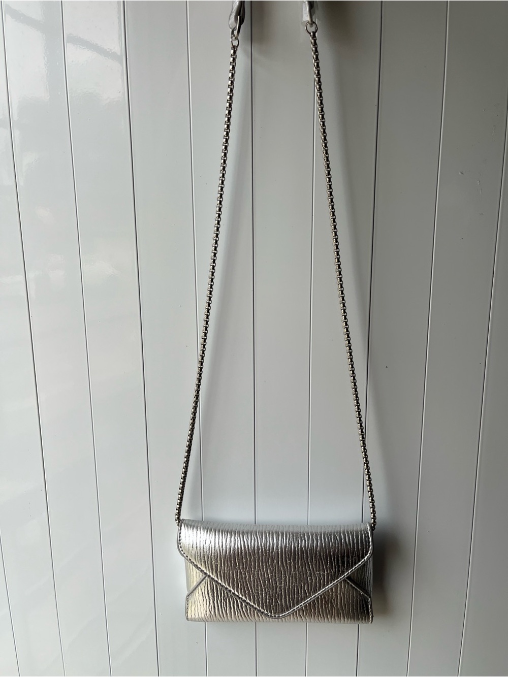 Metallic Silver Envelope Crossbody Bag with Chain Strap